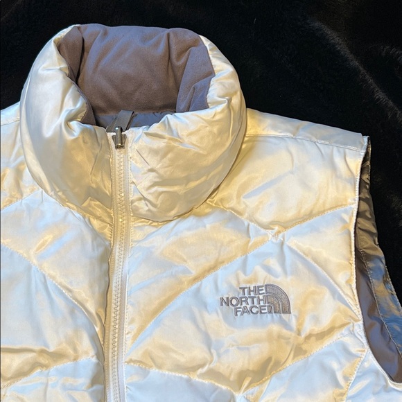 The North Face 550 Goose Down White Puffer Vest Medium - Picture 2 of 12